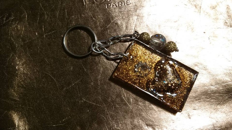 Handgjord nyckelring Glittertema!
