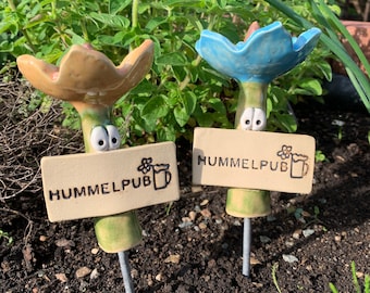 Insect drinking water bumblebee pub