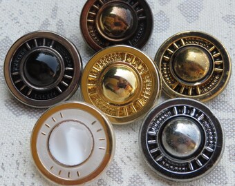 Large patterned vintage glass buttons, 22 mm, old collector's buttons in black/gold, Neugablonz, Germany, unused stock.