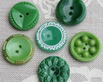 Green vintage two-hole glass buttons, 18 mm, collector's buttons, unused stock, Neugablonz, Germany