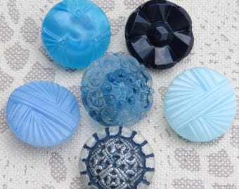 Blue vintage glass buttons, 18 mm, with pattern, old collector's buttons, unused stock, Neugablonz, Kaufbeuren