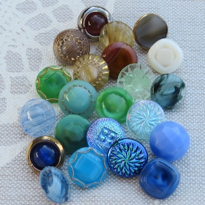 21 miniknappar i vintage-glas, 9 mm - 11 mm, gamla samlarknappar, oanvänt lager, Neugablonz