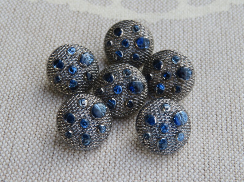 Silver coated glass buttons 13.5 mm with bright blue glass dots elegant 60s old collector's buttons Neugablonz image 3