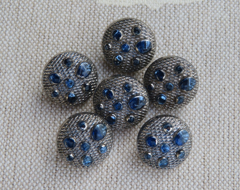 Silver coated glass buttons 13.5 mm with bright blue glass dots elegant 60s old collector's buttons Neugablonz image 1