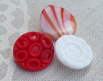 Large vintage glass buttons, 22 mm, old collector's buttons, unused stock, Neugablonz, dots, snail, stripes