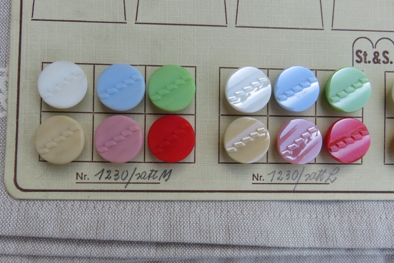 45 vintage glass buttons 60s gold d\u00e9cor on original Salesmencard button card 13.5-22 mm glass button Germany Collector buttons