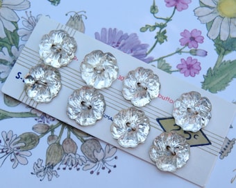 Card with 8 crystal flower buttons, vintage glass buttons, mirrored back, 10 mm, old collector's buttons, 1960s vintage buttons, Neugablonz