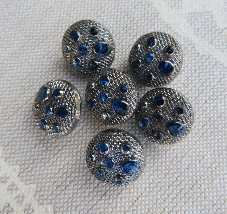 Silver coated glass buttons 13.5 mm with bright blue glass dots elegant 60s old collector's buttons Neugablonz image 5