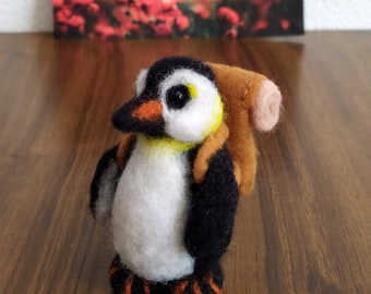 Needle Felted Penguin with Backpack, Wool Penguin Figurine, Small Felt Animal Sculpture, Miniature Penguin Lover Gift