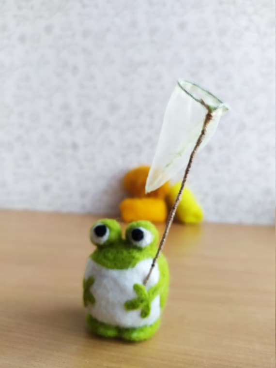 Frog and toad natural wool miniature toad Needle felted frog wool felt frog sculpture toad green felt frog tiny figurine