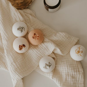 Natural Bath Bomb | Handmade Vegan Bath Bomb - bath and beauty thank you gift under 10 - Christmas stocking stuffer - Mother's Day gift