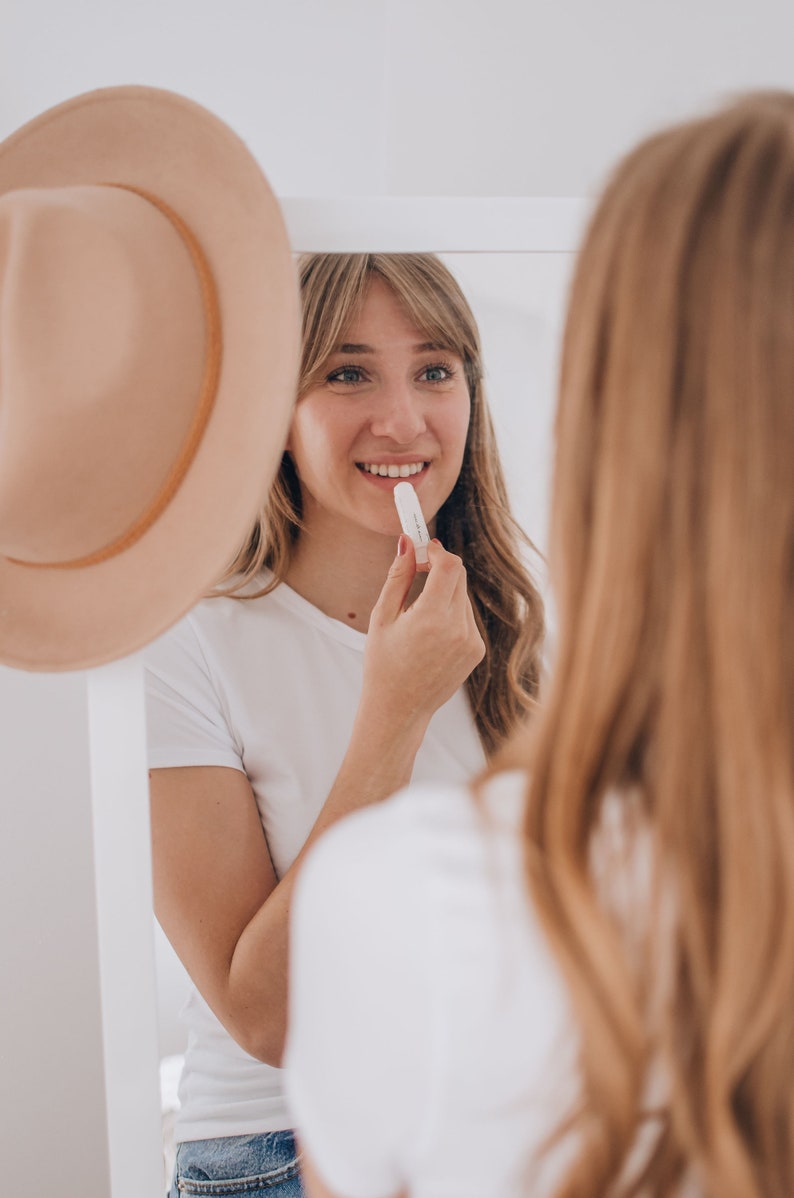 Natürlicher Lippenbalsam Bienenwachs Lippenbalsam Lippenbalsam feuchtigkeitsspendende Lippenpflege Weihnachtsstrumpffüller Beruhigender Lippenbalsam zum Muttertag Bild 4