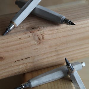 Personalised Concrete Pen with 3D-Printed Box – Custom Name Engraved Gift for Writers/Architects/Artists