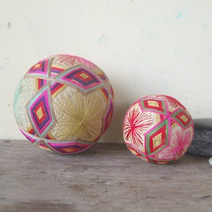 2 pieces ,Vintage 50s 60s Temari Ball Lucky , ball Japanese craft Embroidering Thread Ball,Japanese Art Ball Temari handmade ball,hand ball