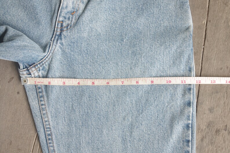 Faded jeans,vintage levis 550 size 7 JR W26 W27 L31.5 ,levis for women ,cool,levis Denim, retro,hipster image 5