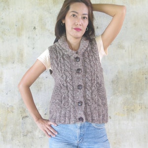 Beautiful ,Vintage Y2K brown Wool Vest 2 pockets ,size XS-S,Women vest ,Knitted Wool ,Winter vest ,Sweater Vest