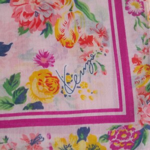 Vintage Kenzo Paris Näsduk: Rosa Blommig Bomullsnäsduk