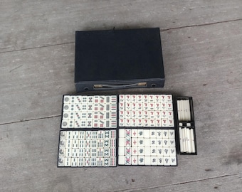 1950年代のヴィンテージ 日本製麻雀牌セット | 2kg (4.4ポンド) | 樹脂