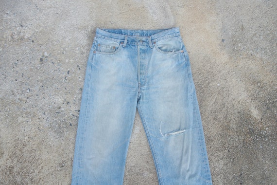 Faded jeans, vintage levis 501 Blue Jeans W33 L34,