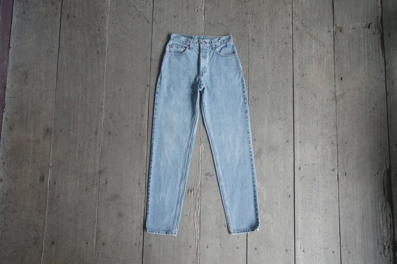 Faded jeans,vintage levis 550 size 7 JR W26 W27 L31.5 ,levis for women ,cool,levis Denim, retro,hipster image 2