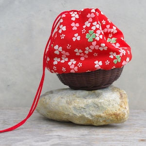 Vintage Japanese Kinchaku Bag: Red Floral Cloth & Bamboo Basket Handbag