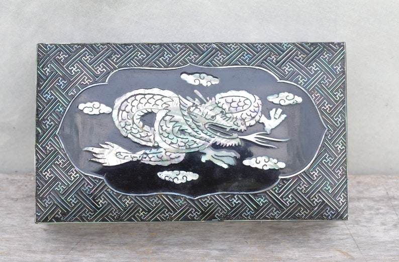 dragon box,dragon,box color black,Wood Jewelry Box,wood Pearl inlay box,box square vintage Pearl inlay box