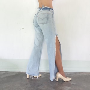 Distressed ,Faded jeans ,Vintage levis 501 W28 L28 ,levis for women,cool,hipster,retro,levis made in usa.