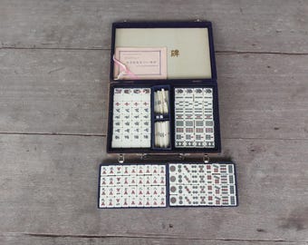Vintage Mahjong Game Set: 144 Acrylic Tiles with Box