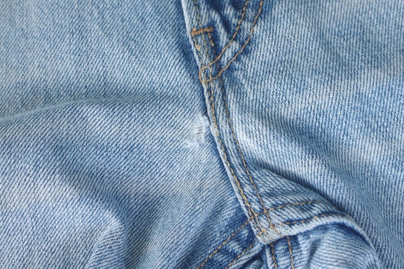 Faded jeans, vintage levis 505 Blue Jeans W33 w34… - image 6