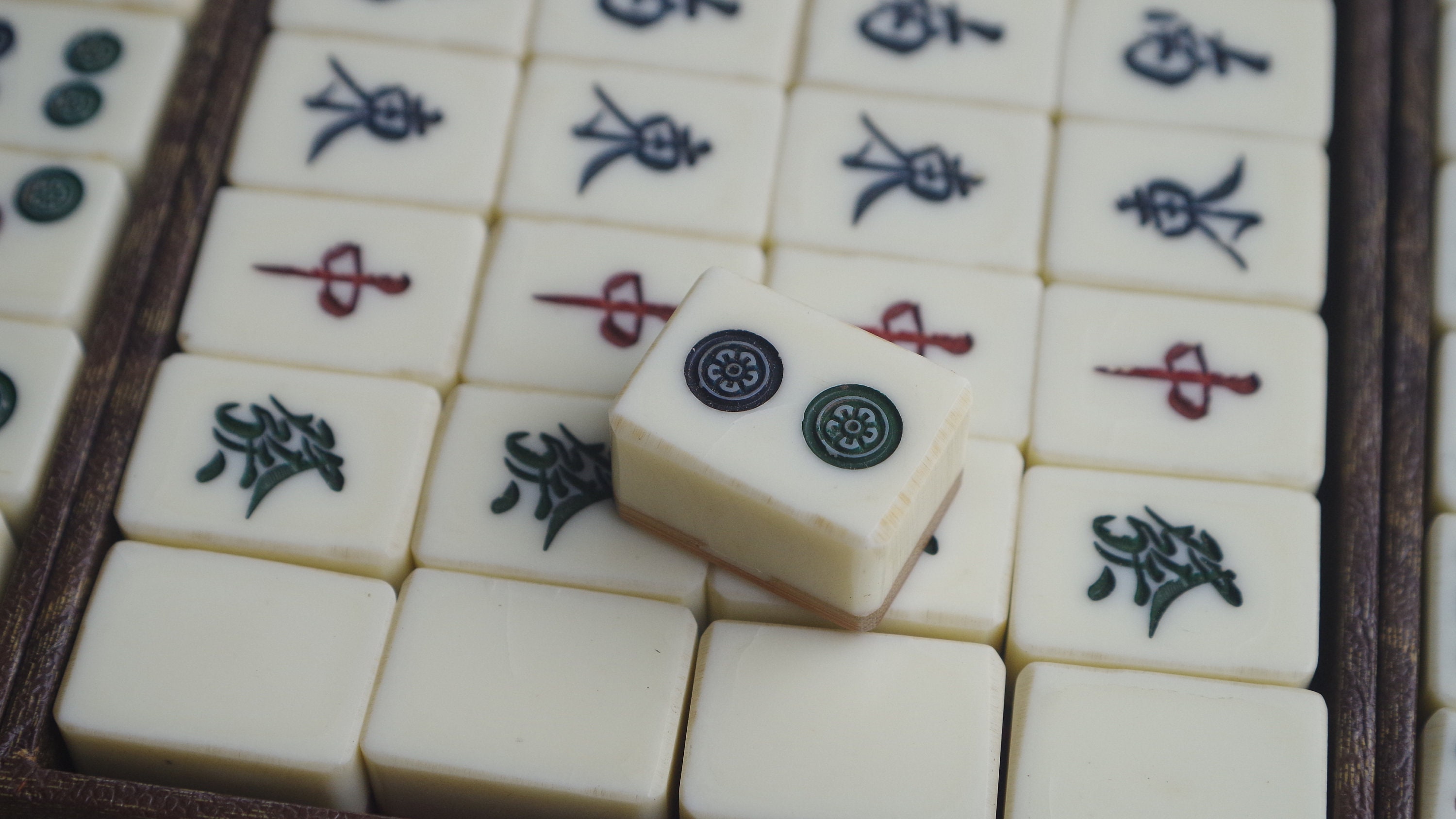 Antieke Mahjong, 144 Mahjong Tegels, Mahjong Suit, Draagbare Chinese  Antieke Mahjong Game Family Game Dood Saaie Tijd Voor Volwassenen, Leuke  Kleine Spelletjes. : : Speelgoed & spellen