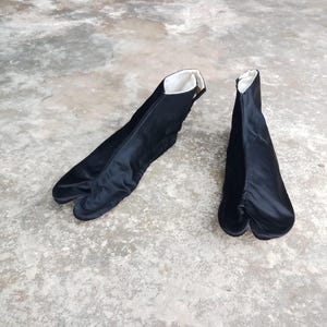 Antique ,WW2 Japanese Black Tabi socks,silk tabi sock,geta,samurai,socks,tabi,Size 24.5 cm  6 US 5.5 UK, japan made
