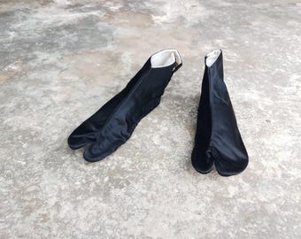 Calcetines Tabi de seda japoneses antiguos: negros con puntera dividida, talla 24,5 cm