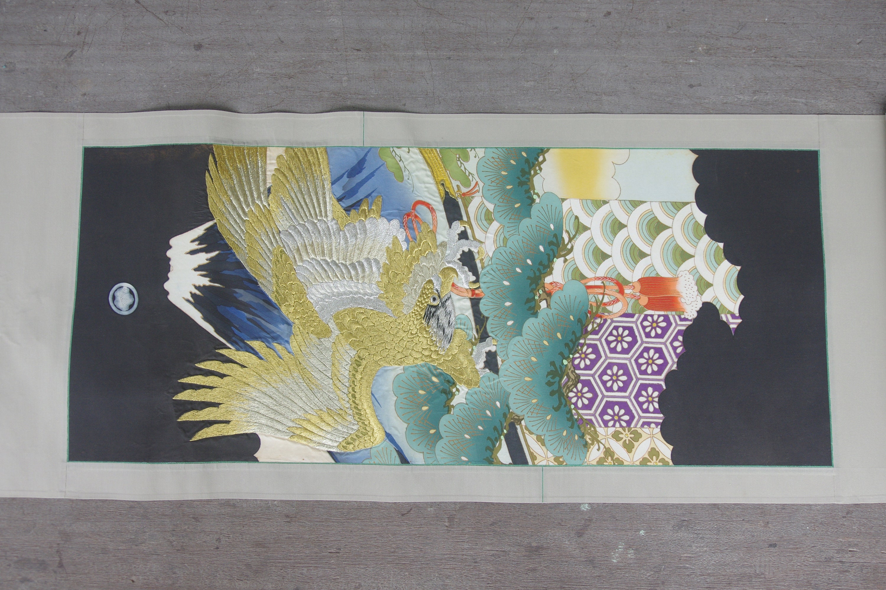 ヴィンテージの日本の掛け軸：鷹、山、金刺繍 - Etsy 日本