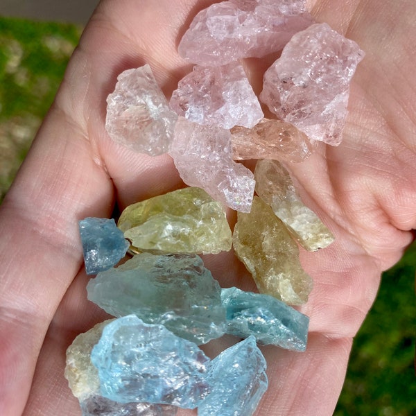 MORGANITE – pink beryl / AQUAMARINE – blue beryl / HELIODOR – yellow beryl / rough crystals