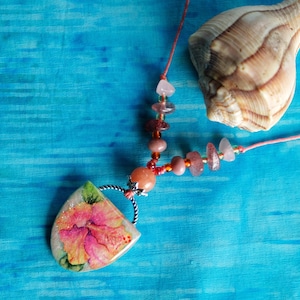 Tropical flower necklace, hibiscus flower necklace, hand painted flower necklace, floral pendant, Mother’s Day gift, Hawaiian style necklace