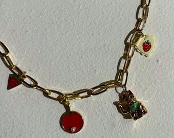 Collar con dije misterioso