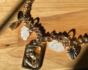 Collar con dije de Acuario