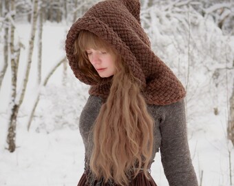 Handwoven hood in brown wool and alpaca.