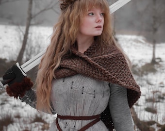 Handwoven twisted capelet in brown wool and alpaca.