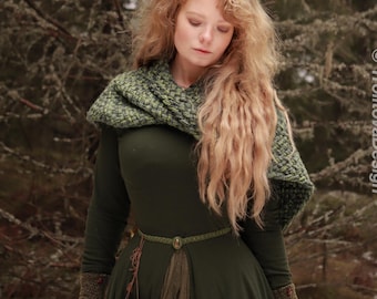 Handwoven twisted capelet in forest green wool and alpaca.