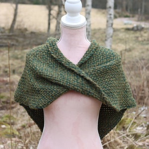 Handwoven Twisted Capelet in Green Wool Alpaca and Cotton. - Etsy