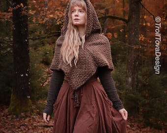 Big handwoven Skjoldehamn inspired hood in brown wool and alpaca.