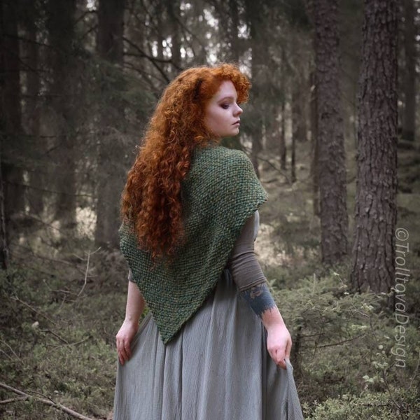 LAST ONE! Handwoven twisted capelet in green wool, alpaca and cotton.