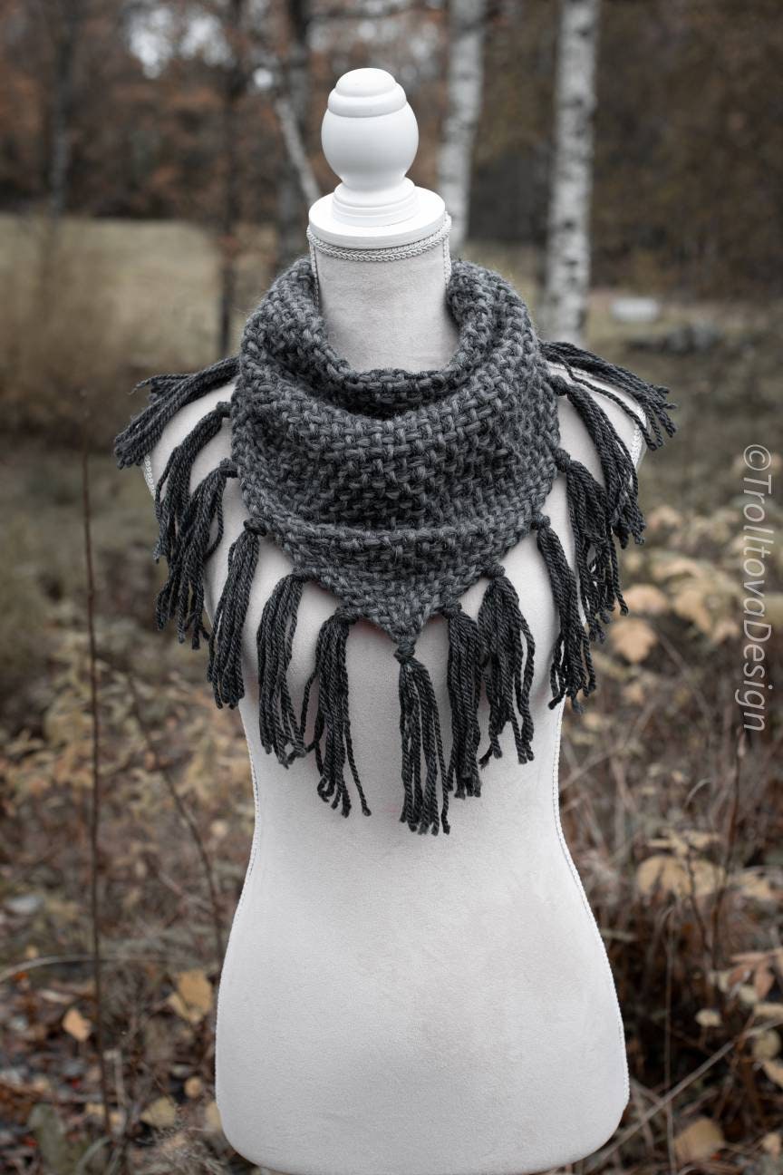 Handwoven Triangle Scarf in Gray Wool. - Etsy
