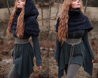 Handwoven extra long snood in dark blue wool and alpaca.