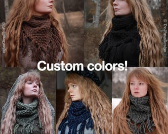 Custom-made triangle scarf in wool and alpaca. Handwoven. Please contact before purchase.