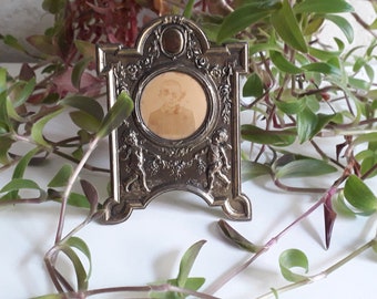 Photo frame in gold metal signed Ruffony old early 20th