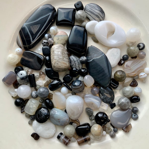 Gemstone Black & White Assortment Bulk Lot Perles de pierres précieuses Prix de vente Grande Agate Noire Agate Botswana Agate Blanc Bijoux en pierres précieuses Approvisionnement