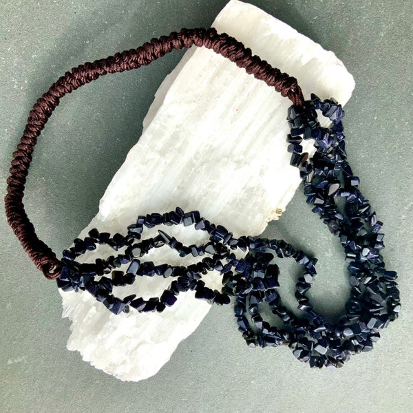 Collier en pierre d'or bleue, pépites de pierres précieuses à plusieurs rangs de 68 po. de perles, perle de galets en pierre d'or bleue vintage pour la fabrication de bijoux