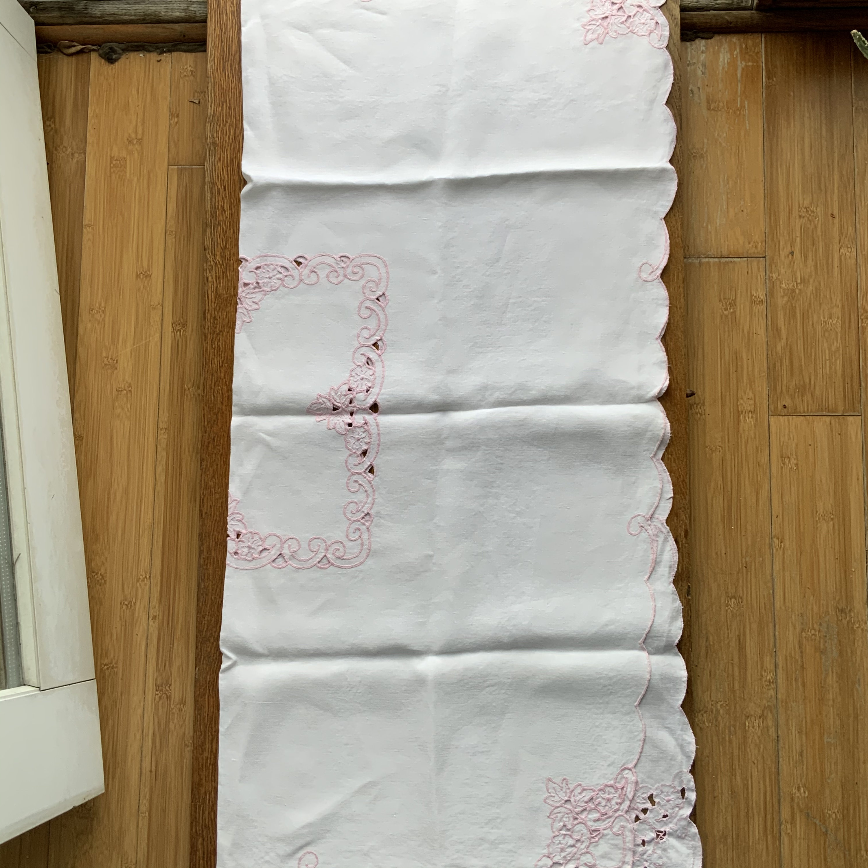 洋書 Antique Linens: From the Kitchen to the 9780764316913_720x720.jpg?v=